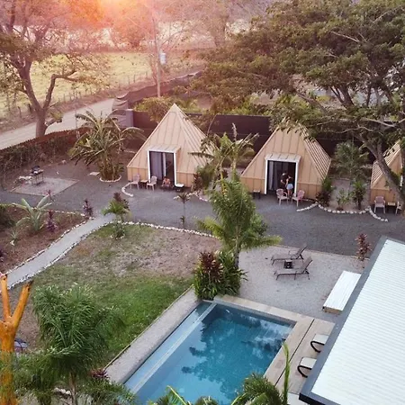 Pyramid Lodge Tamarindo